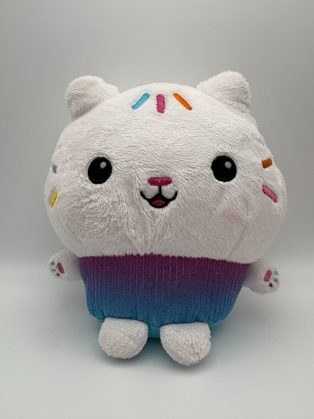 Netflix Dreamworks Gabby's Dollhouse Cakey Cat Eyes Open Stuffie 6in(SKU: 804TO)